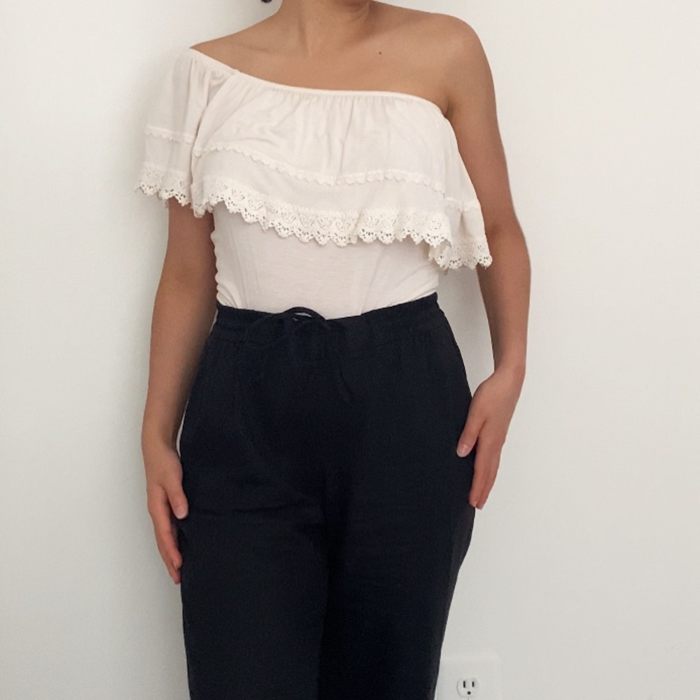 Hollister off-shoulder cream top